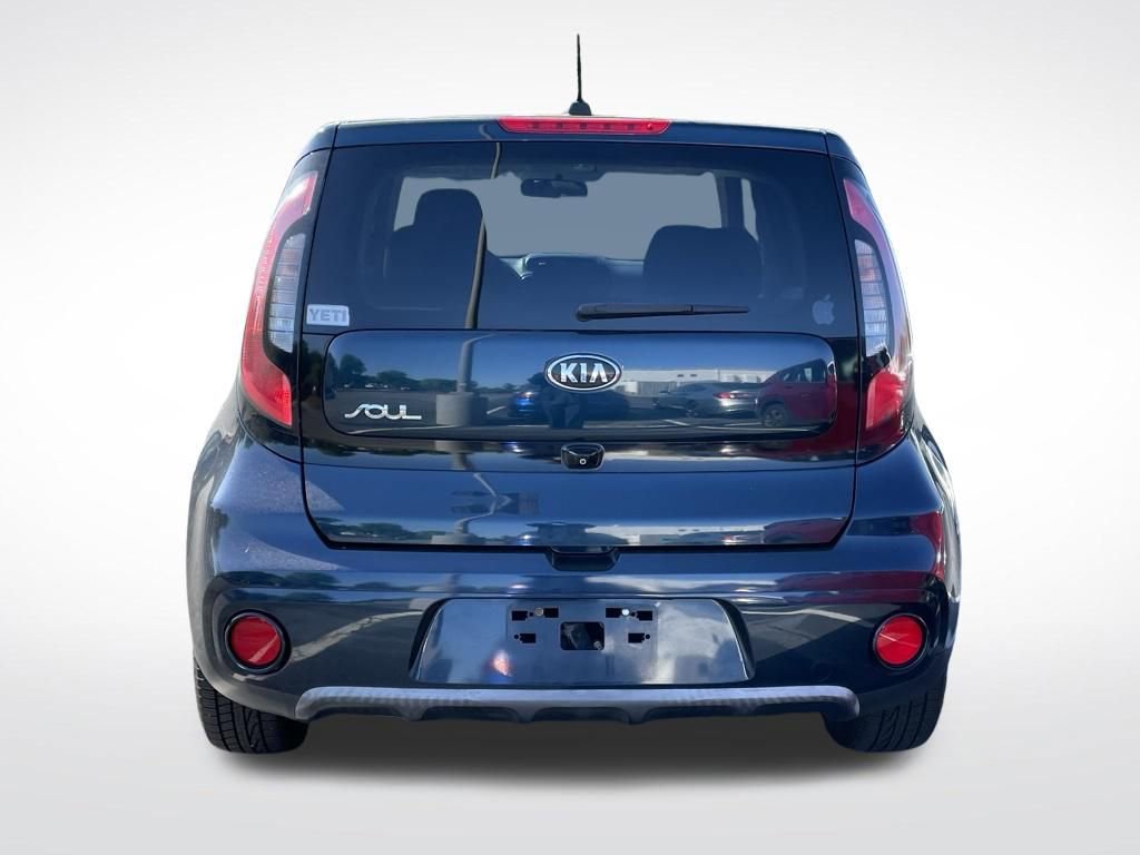 Used 2017 Kia Soul + image 4