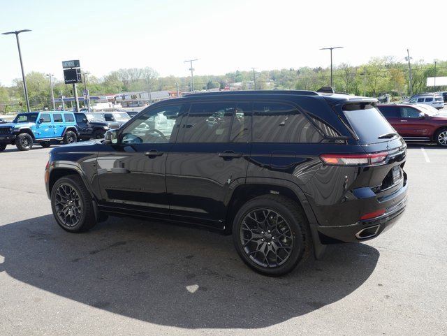 New 2025 Jeep Grand Cherokee Summit w/ Adv Protech Group IV image 12