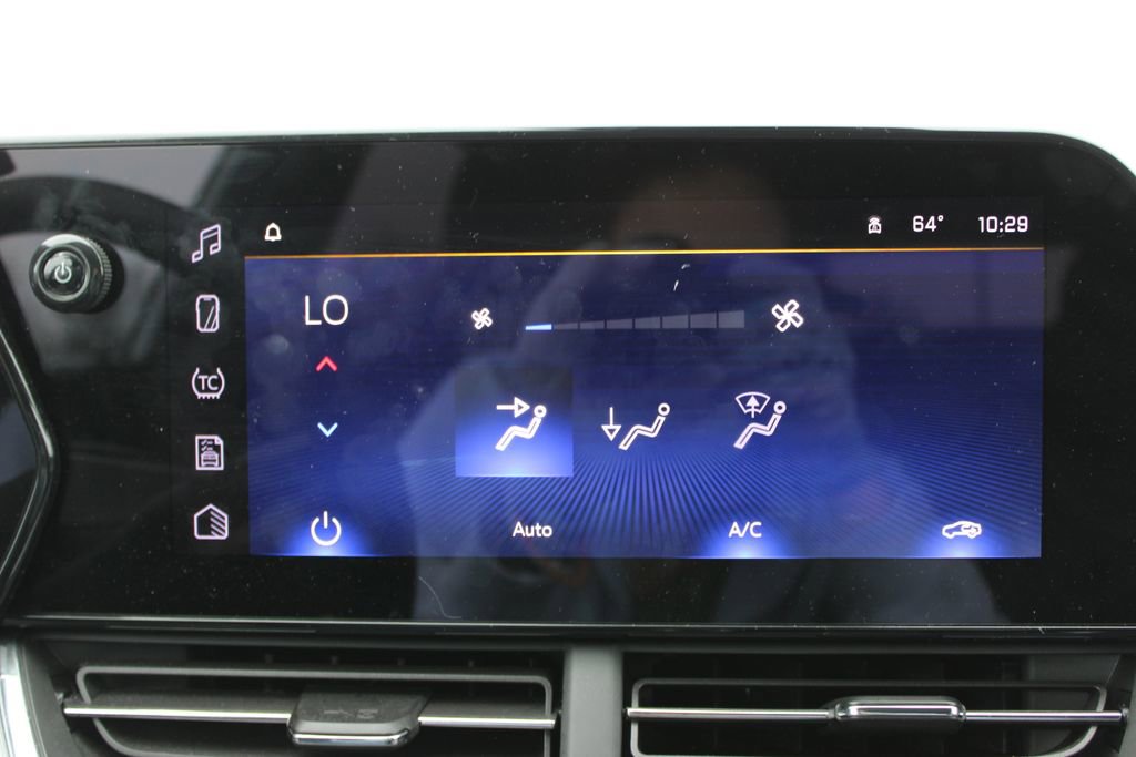 Used 2025 Chevrolet Trax LT w/ LT Convenience Package image 35