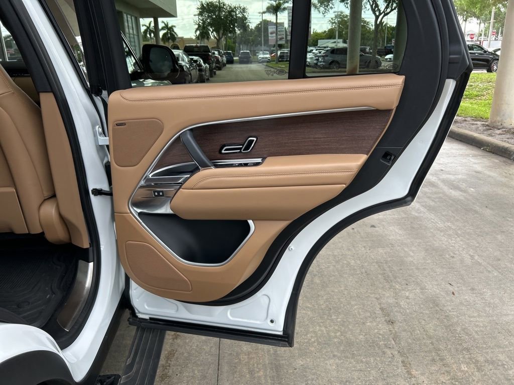 Used 2023 Land Rover Range Rover SE AWD/4WD image 40