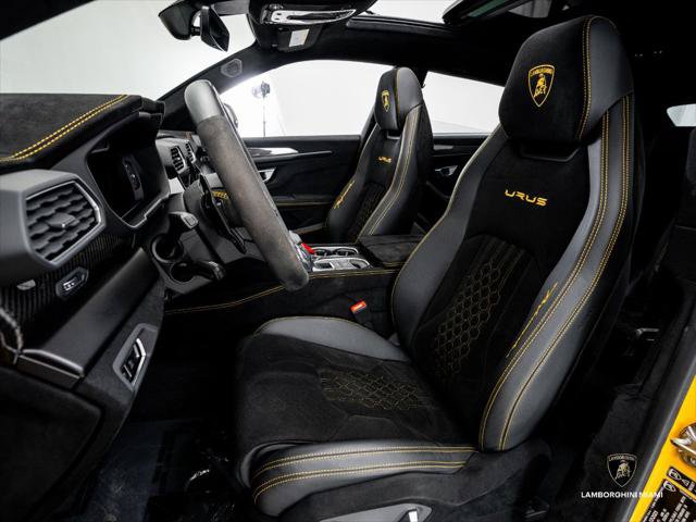 Used 2024 Lamborghini Urus Performante AWD/4WD image 36