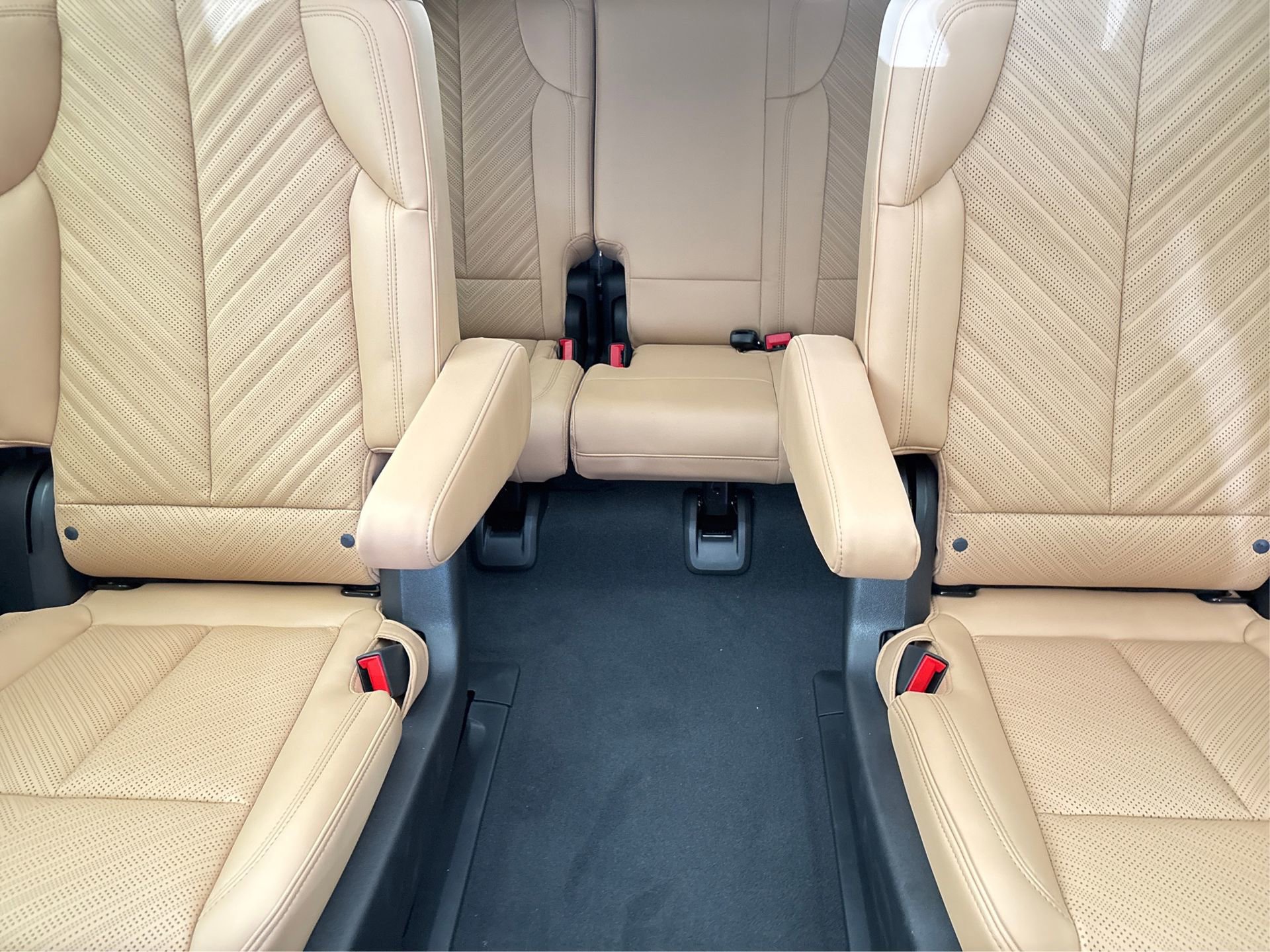 New 2025 Cadillac Escalade IQ Sport 2 image 15