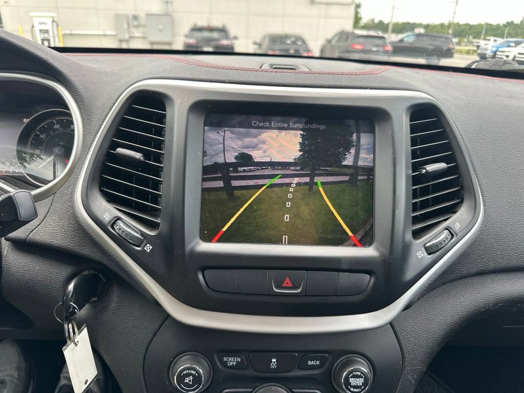 Used 2014 Jeep Cherokee Trailhawk w/ Leather Interior Group AWD/4WD image 8