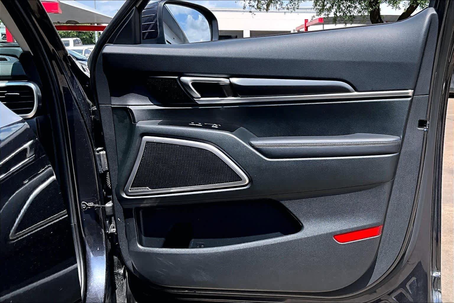 Used 2025 Kia Telluride S FWD image 22