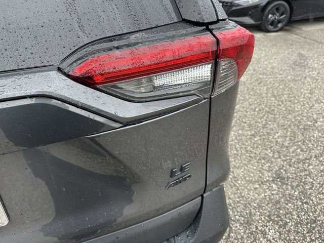 Used 2021 Toyota RAV4 LE image 29