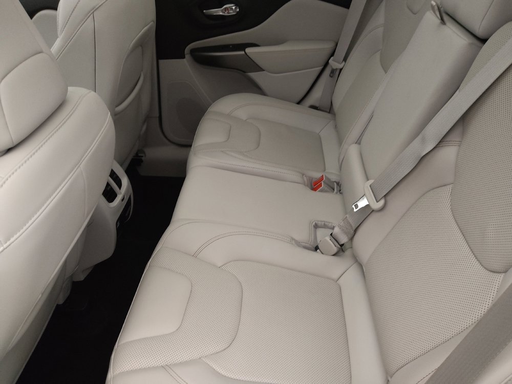 Used 2021 Jeep Cherokee Latitude Lux w/ Sun & Sound Group AWD/4WD image 18