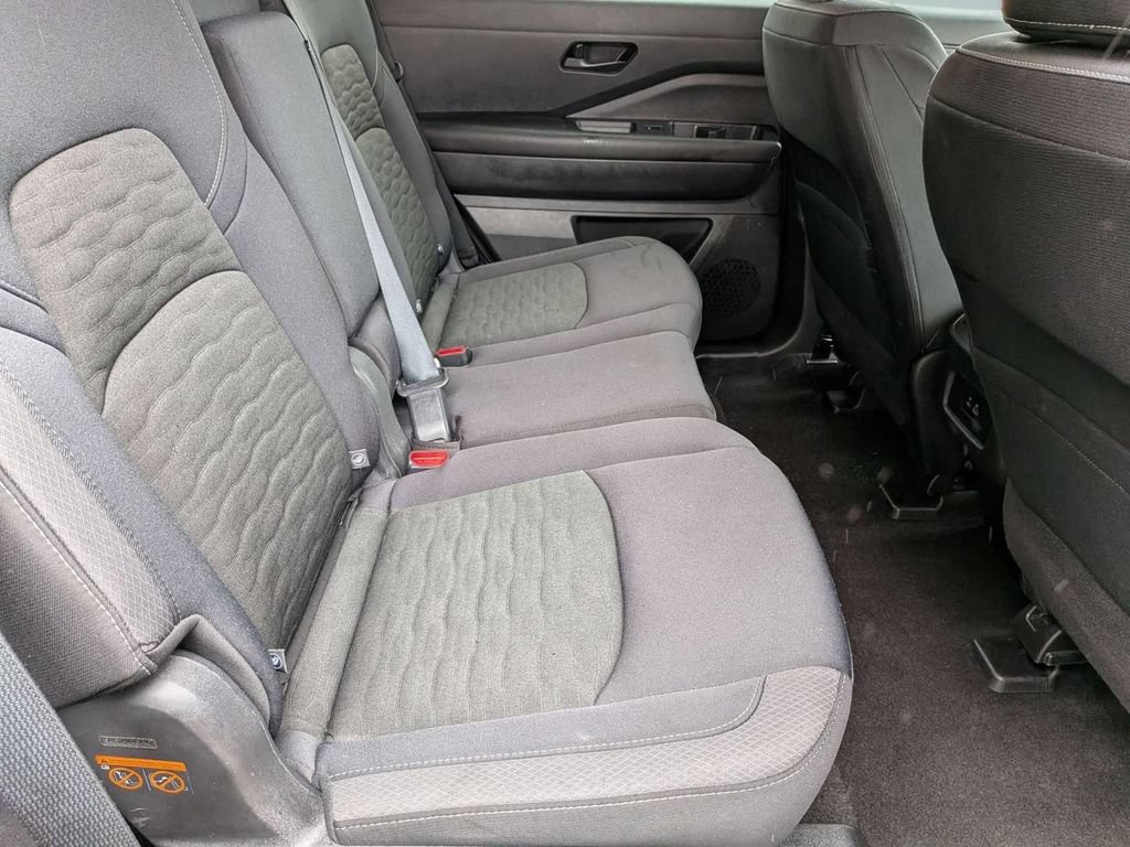 Used 2025 Nissan Pathfinder SV AWD/4WD image 44