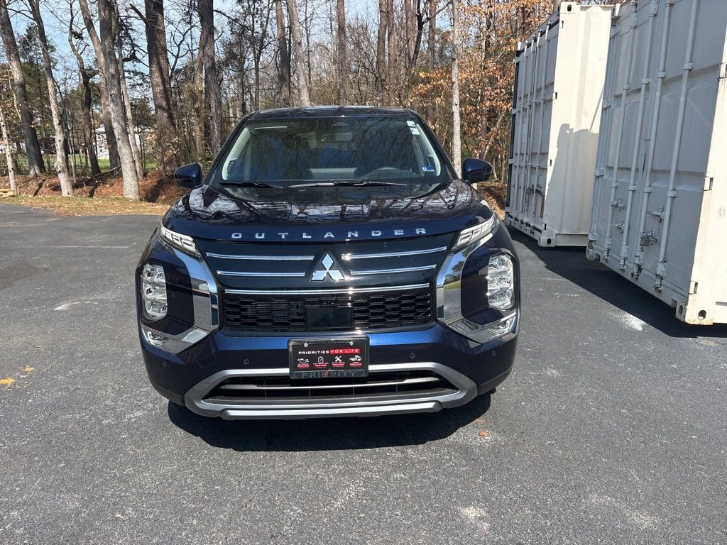 New 2026 Mitsubishi Outlander FWD image 3