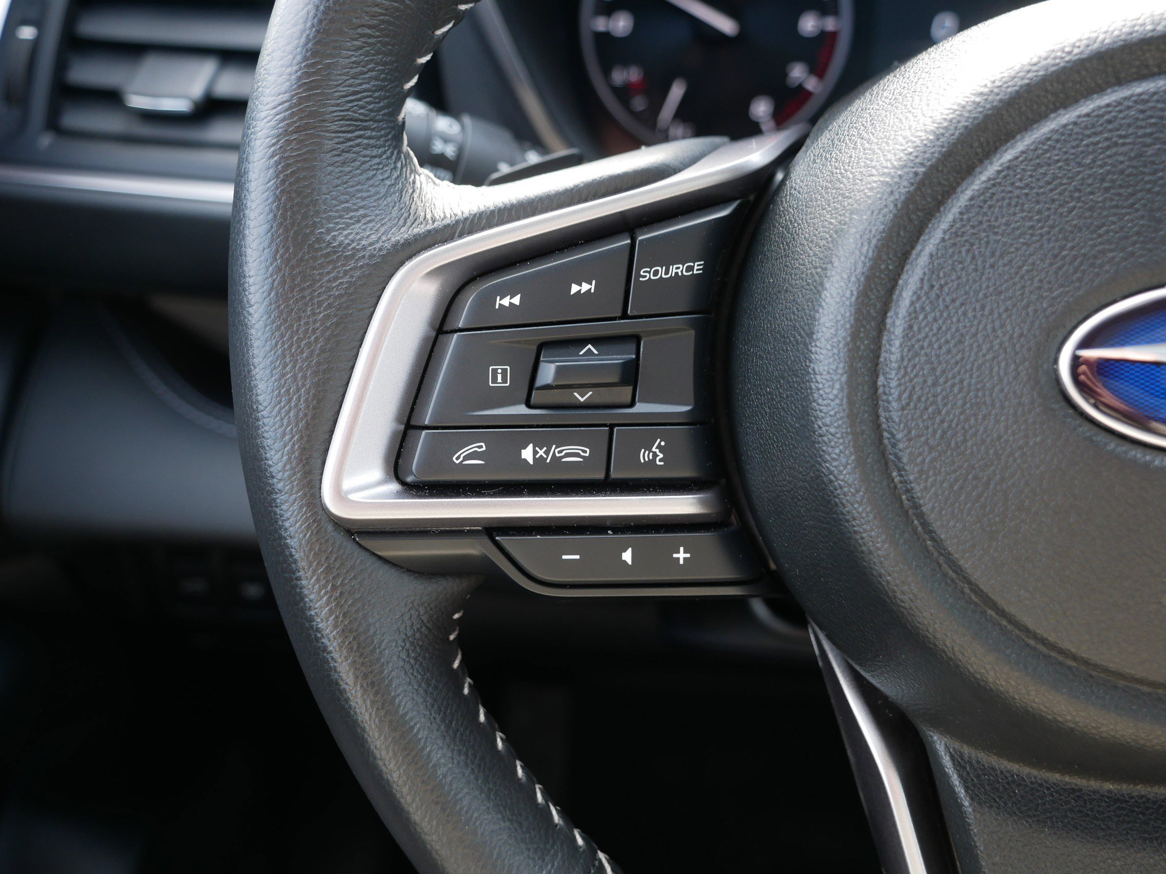 Certified 2025 Subaru Ascent Limited image 31