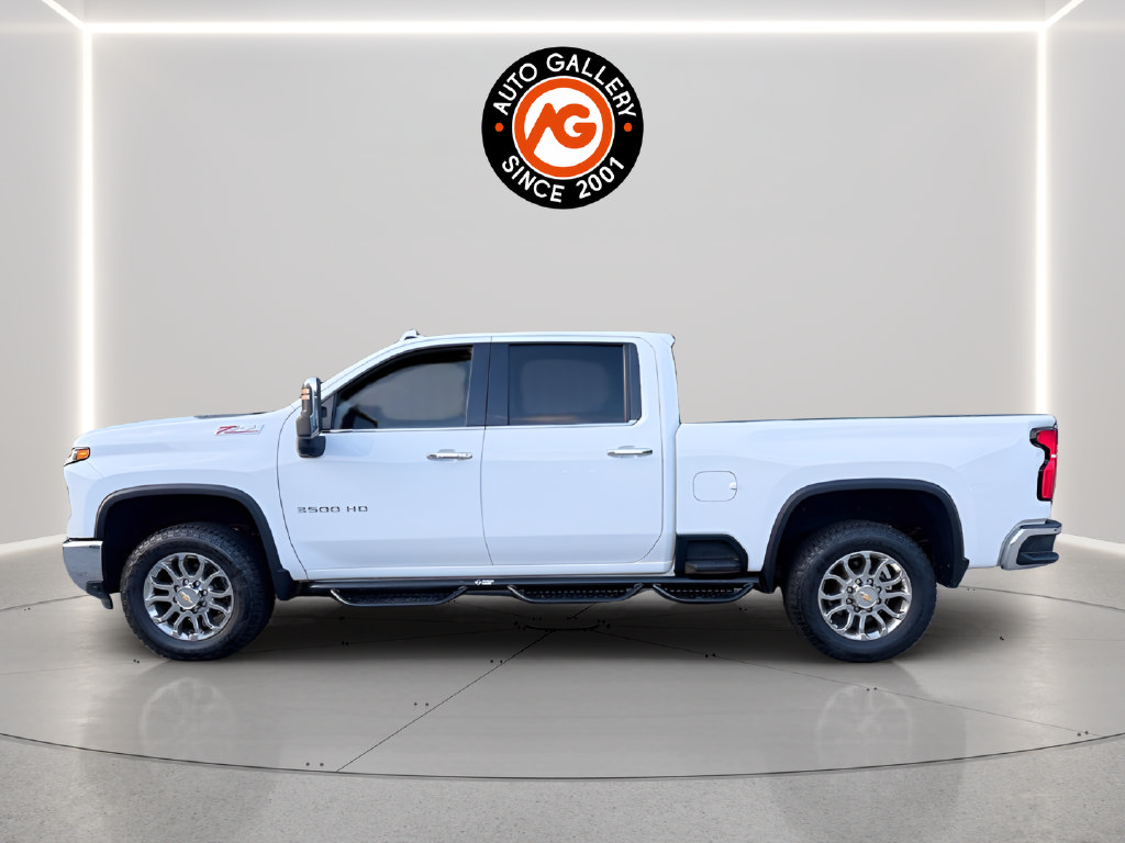 Used 2024 Chevrolet Silverado 3500 LTZ w/ LTZ Plus Package AWD/4WD image 4