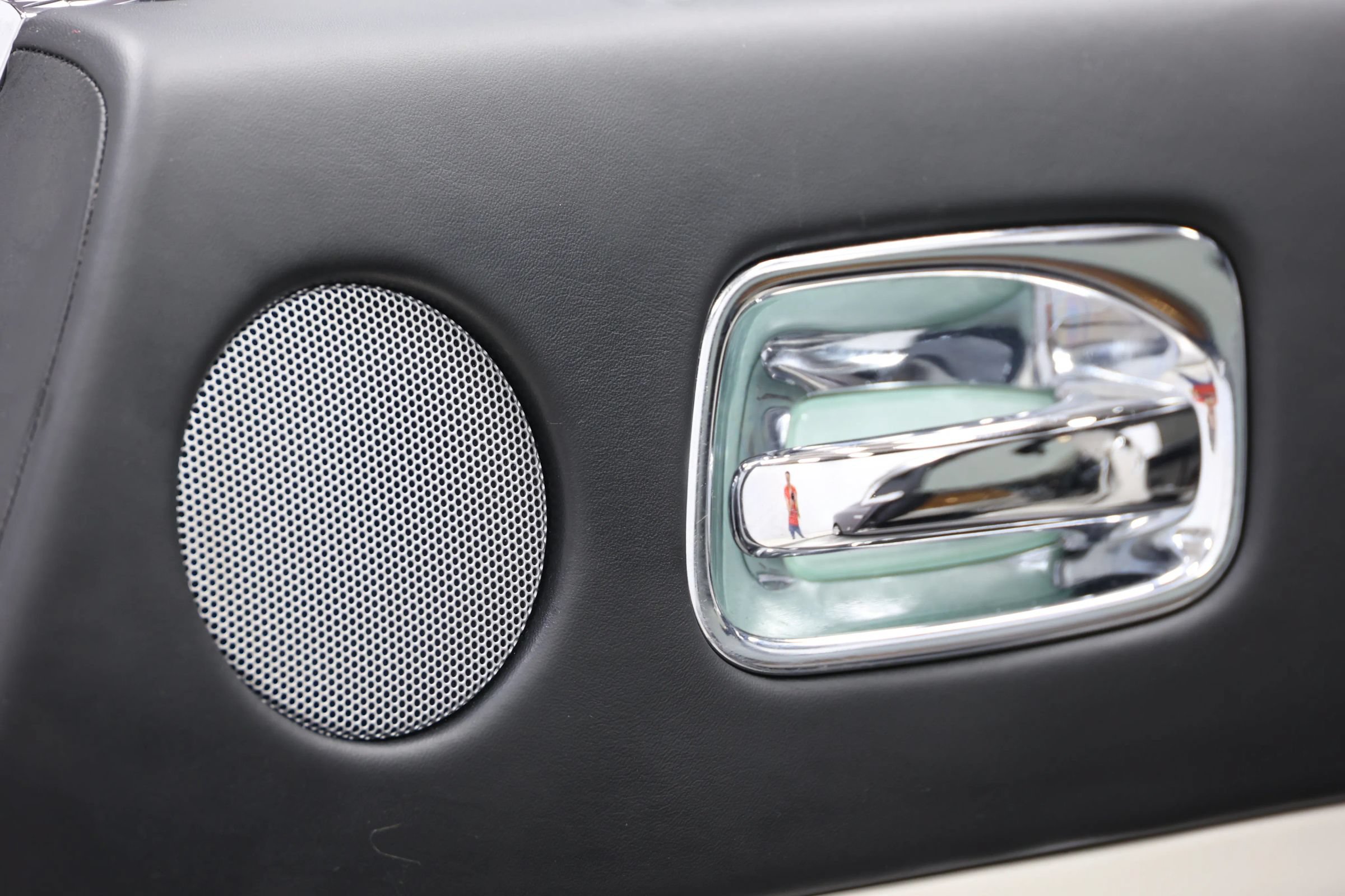 Used 2017 Rolls-Royce Wraith RWD image 90