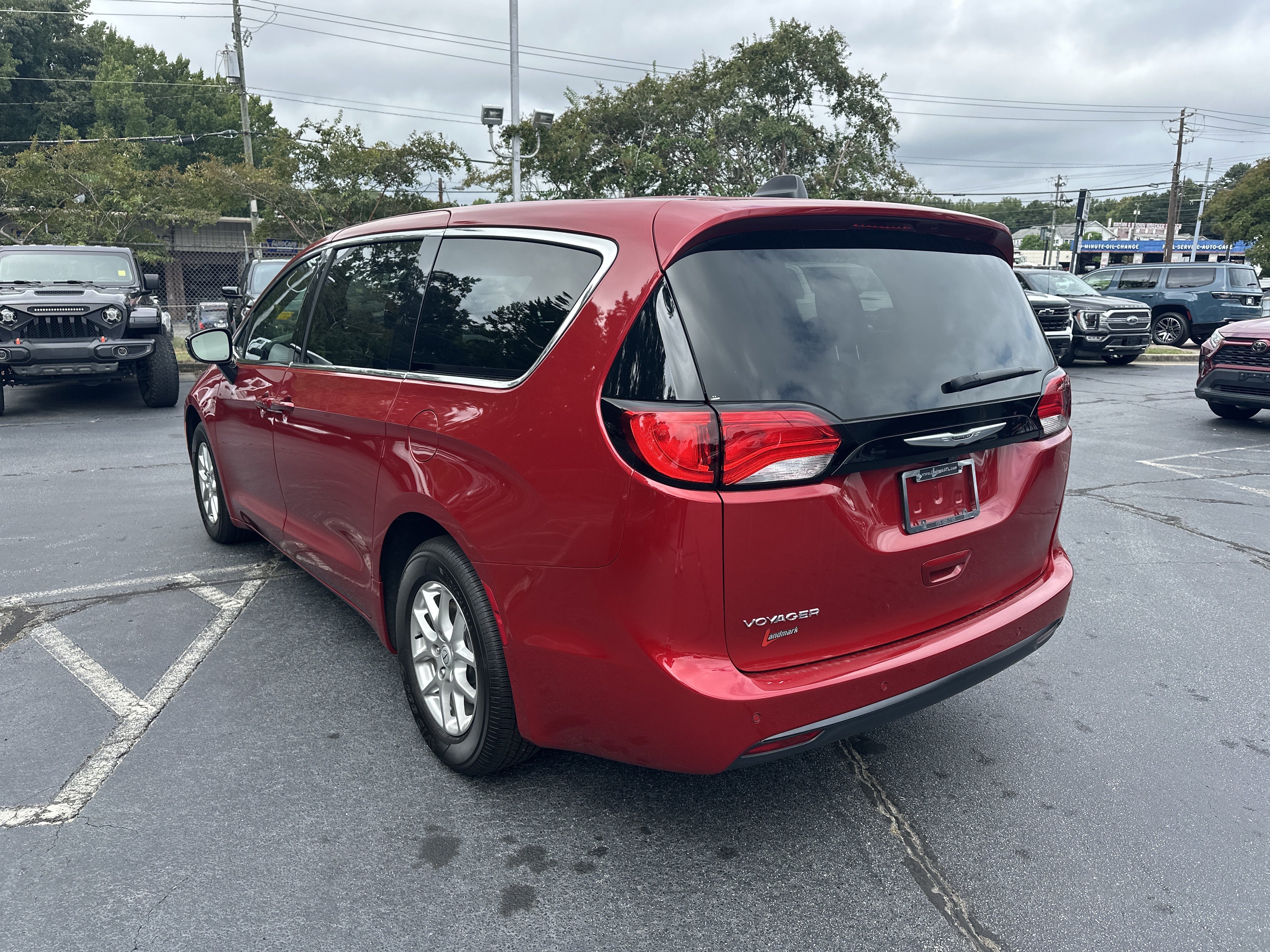 Used 2025 Chrysler Voyager LX FWD image 6