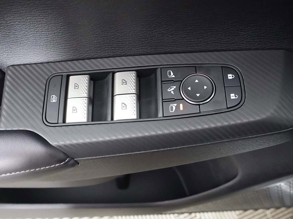 New 2025 Mitsubishi Outlander SE image 43