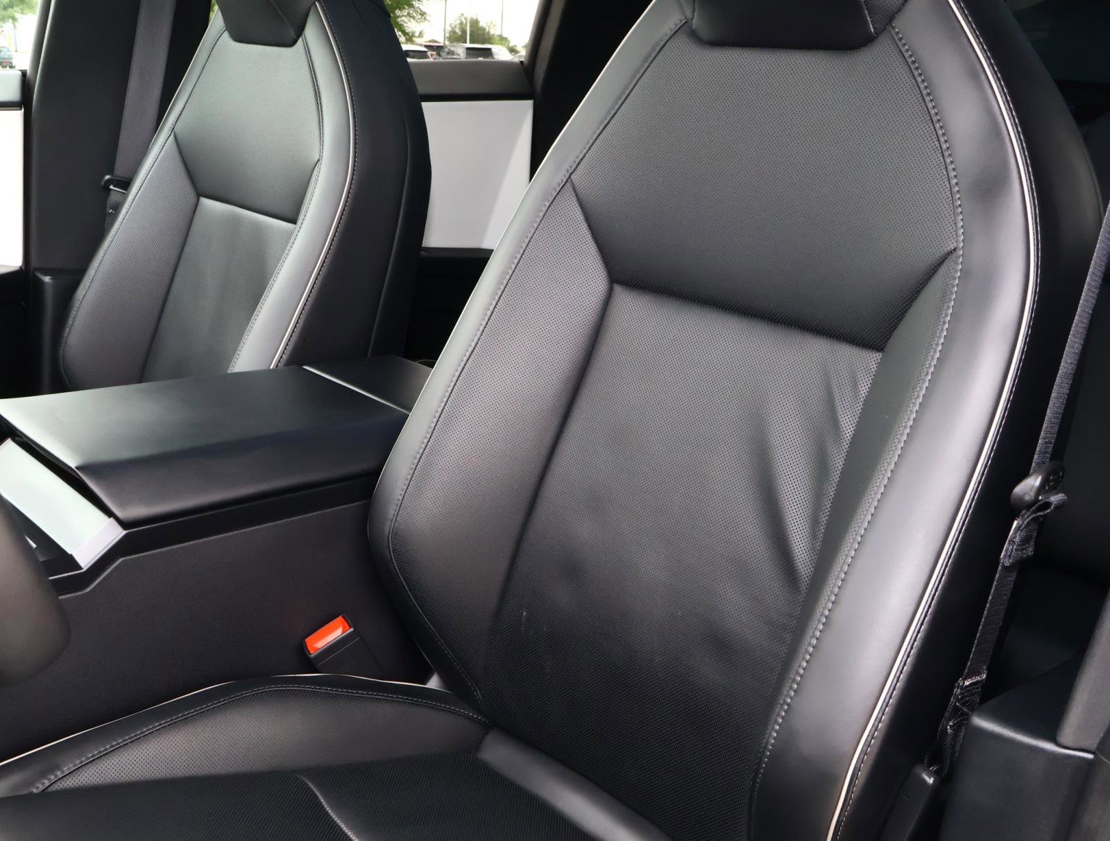 Used 2025 Tesla Cybertruck AWD Crew Cab image 13