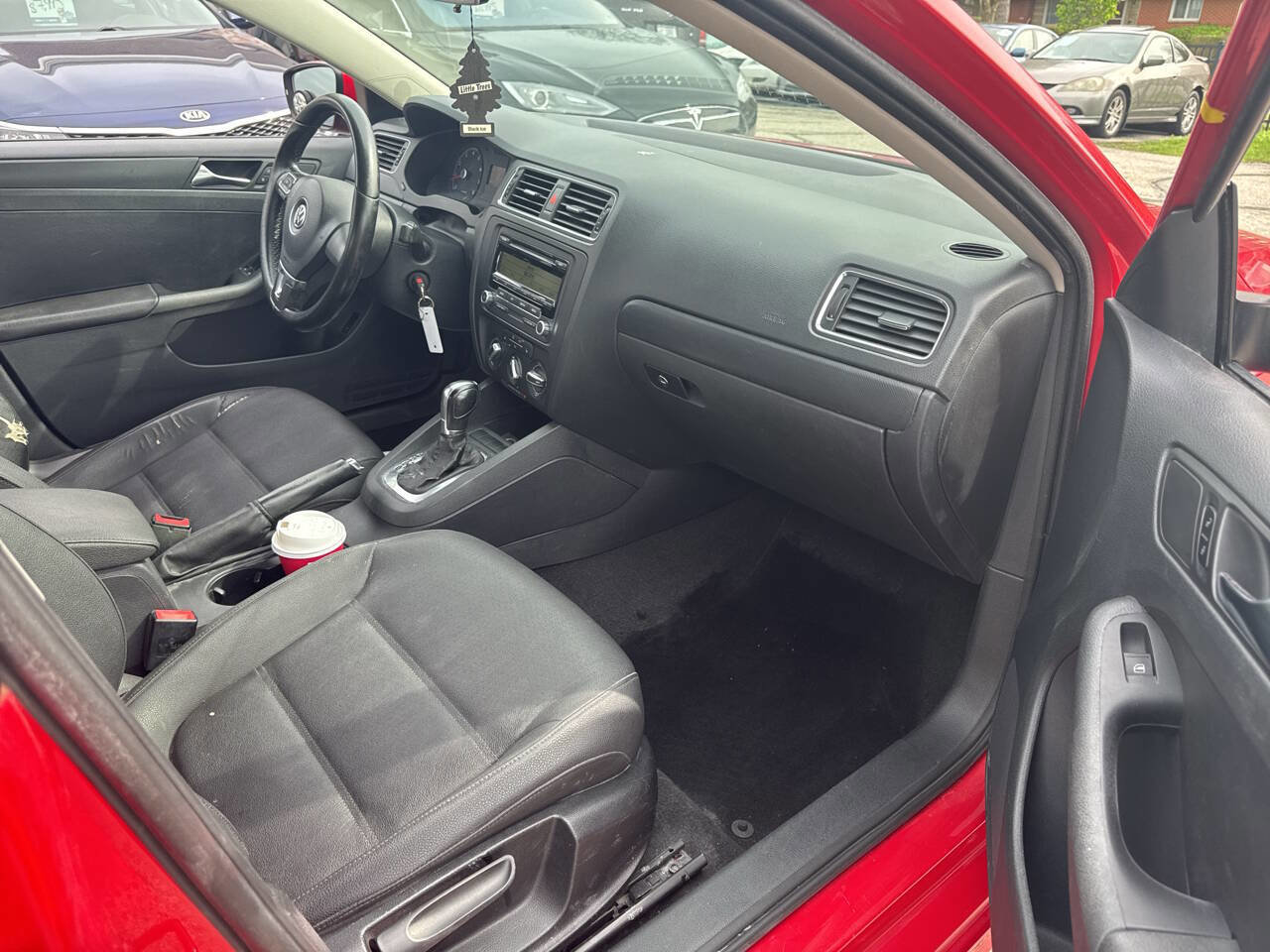 Used 2011 Volkswagen Jetta SE FWD image 8