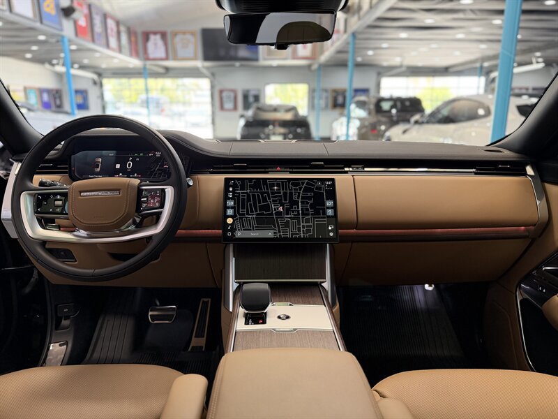 Used 2026 Land Rover Range Rover Long Wheelbase SE AWD/4WD image 19