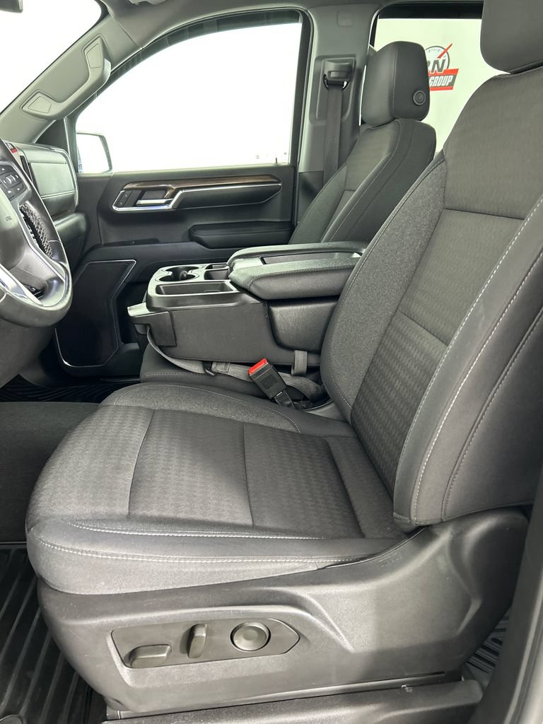 Used 2023 Chevrolet Silverado 1500 LT AWD/4WD image 13