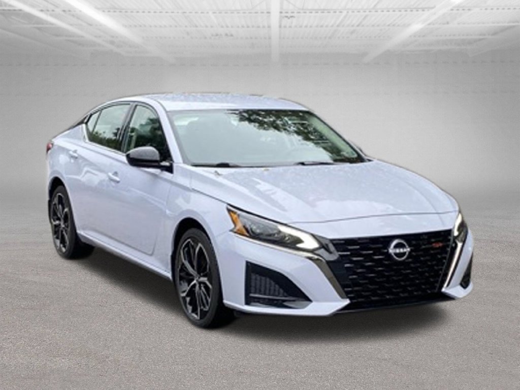 Used 2025 Nissan Altima 2.5 SR AWD/4WD image 8
