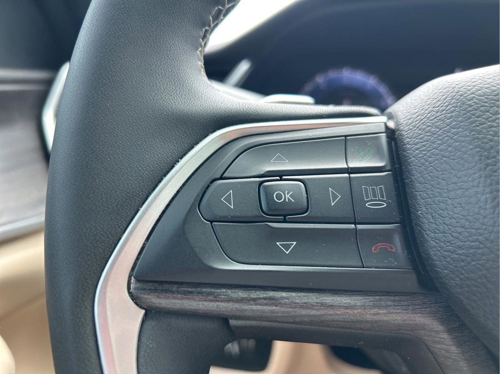 Certified 2024 Jeep Grand Cherokee L Limited w/ Black Appearance Package image 15