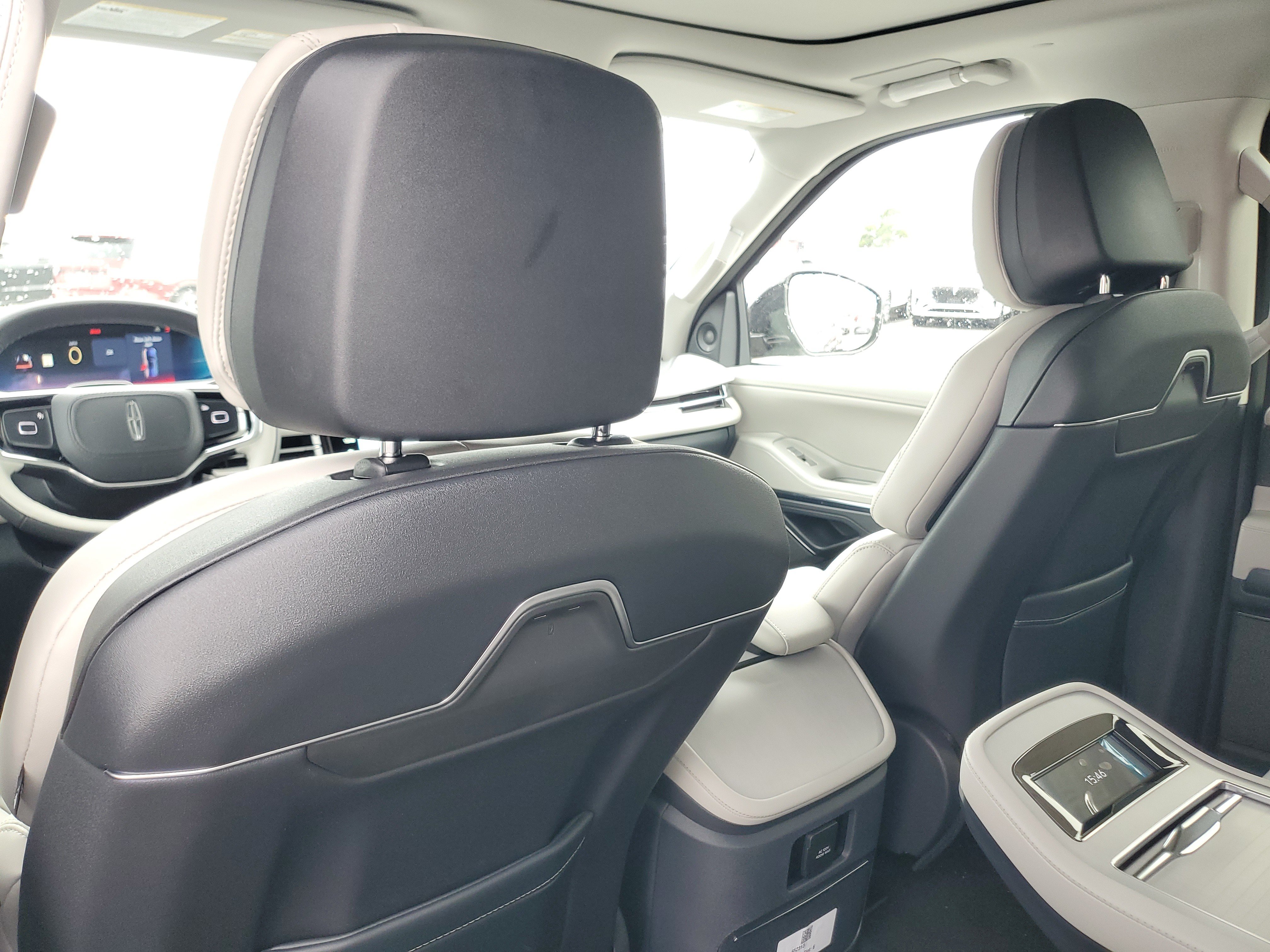 New 2026 Lincoln Navigator Reserve AWD/4WD image 28