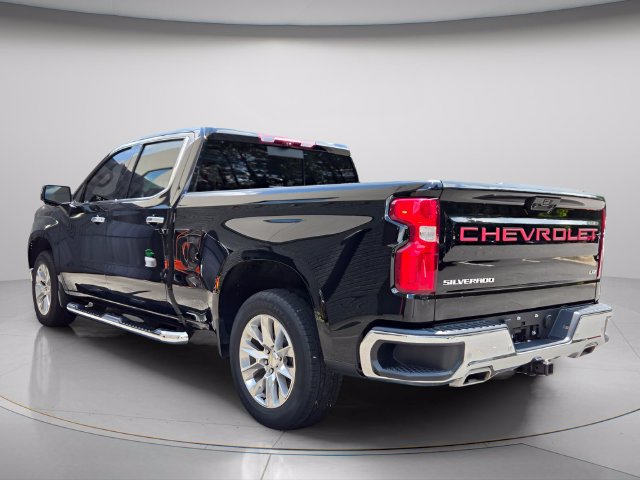 Used 2022 Chevrolet Silverado 1500 LTZ w/ LTZ Premium Package AWD/4WD image 8