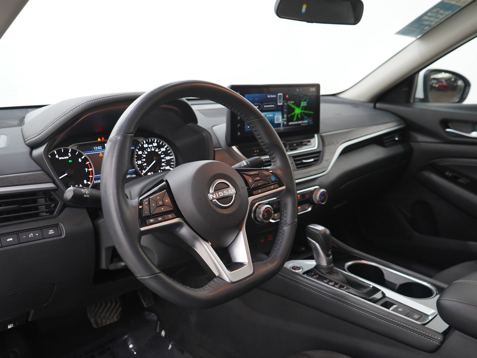 Used 2023 Nissan Altima 2.5 SV w/ SV Premium Package AWD/4WD image 23