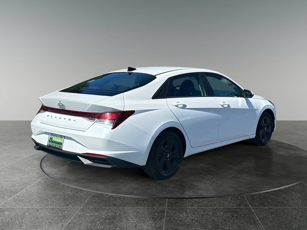Used 2022 Hyundai Elantra SEL w/ Cargo Package FWD image 10