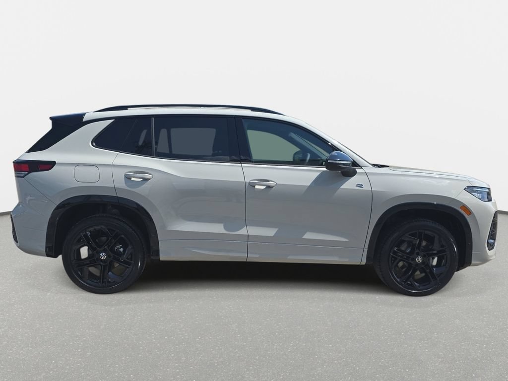 New 2026 Volkswagen Tiguan SE R-Line AWD/4WD image 4