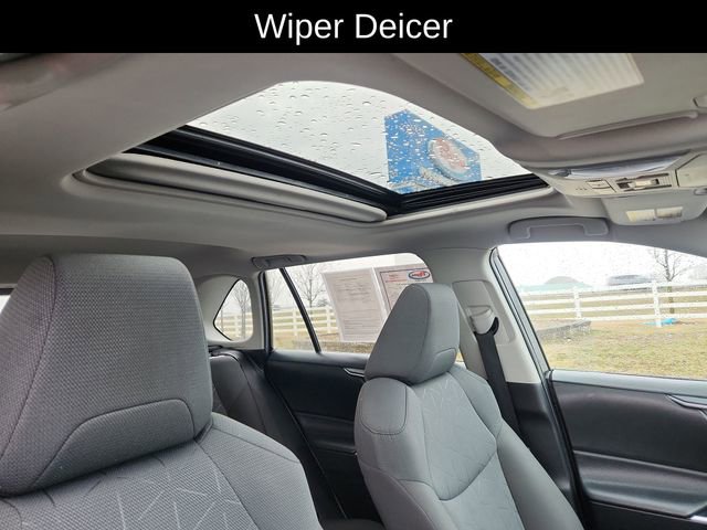 Used 2021 Toyota RAV4 XLE w/ Convenience Package image 26