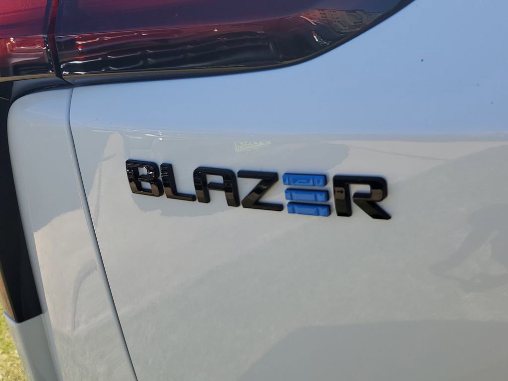 Used 2026 Chevrolet Blazer EV LT w/ Midnight/Sport Edition image 7