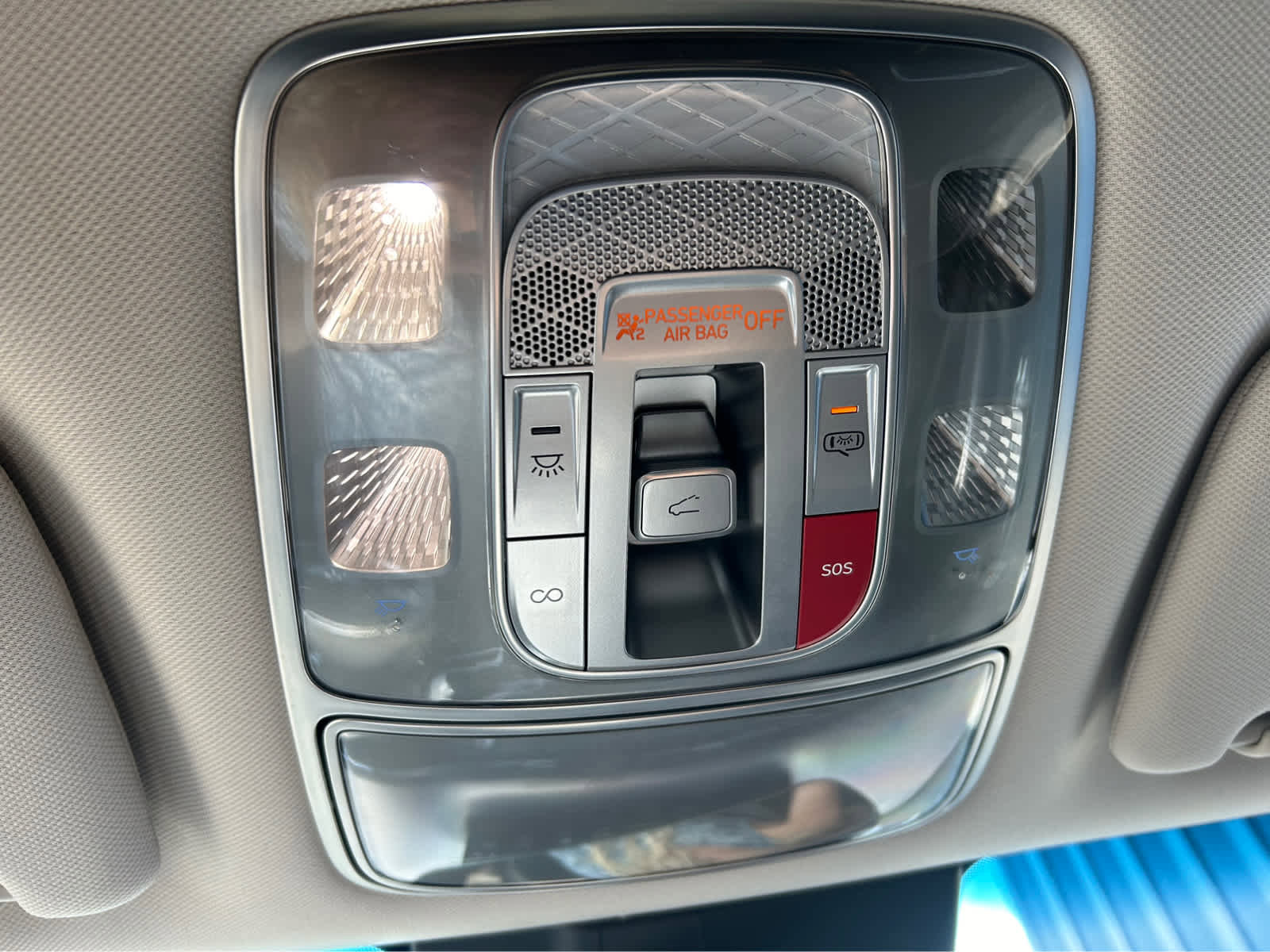 Used 2022 Genesis GV70 2.5T w/ Advanced Package image 28