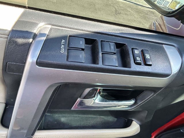 Used 2018 Toyota 4Runner SR5 AWD/4WD image 22