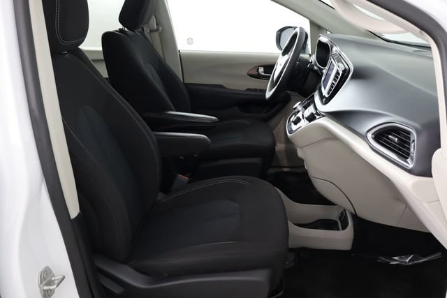 Used 2023 Chrysler Voyager LX FWD image 19
