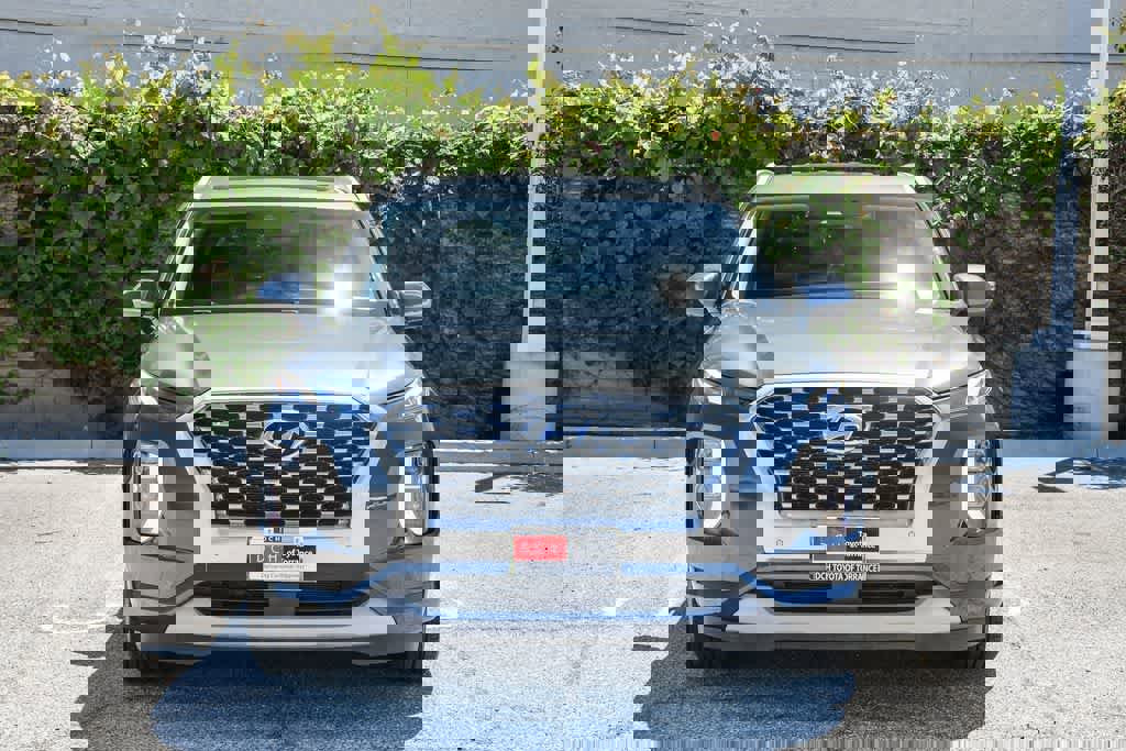 Used 2021 Hyundai Palisade Limited w/ Cargo Package image 2