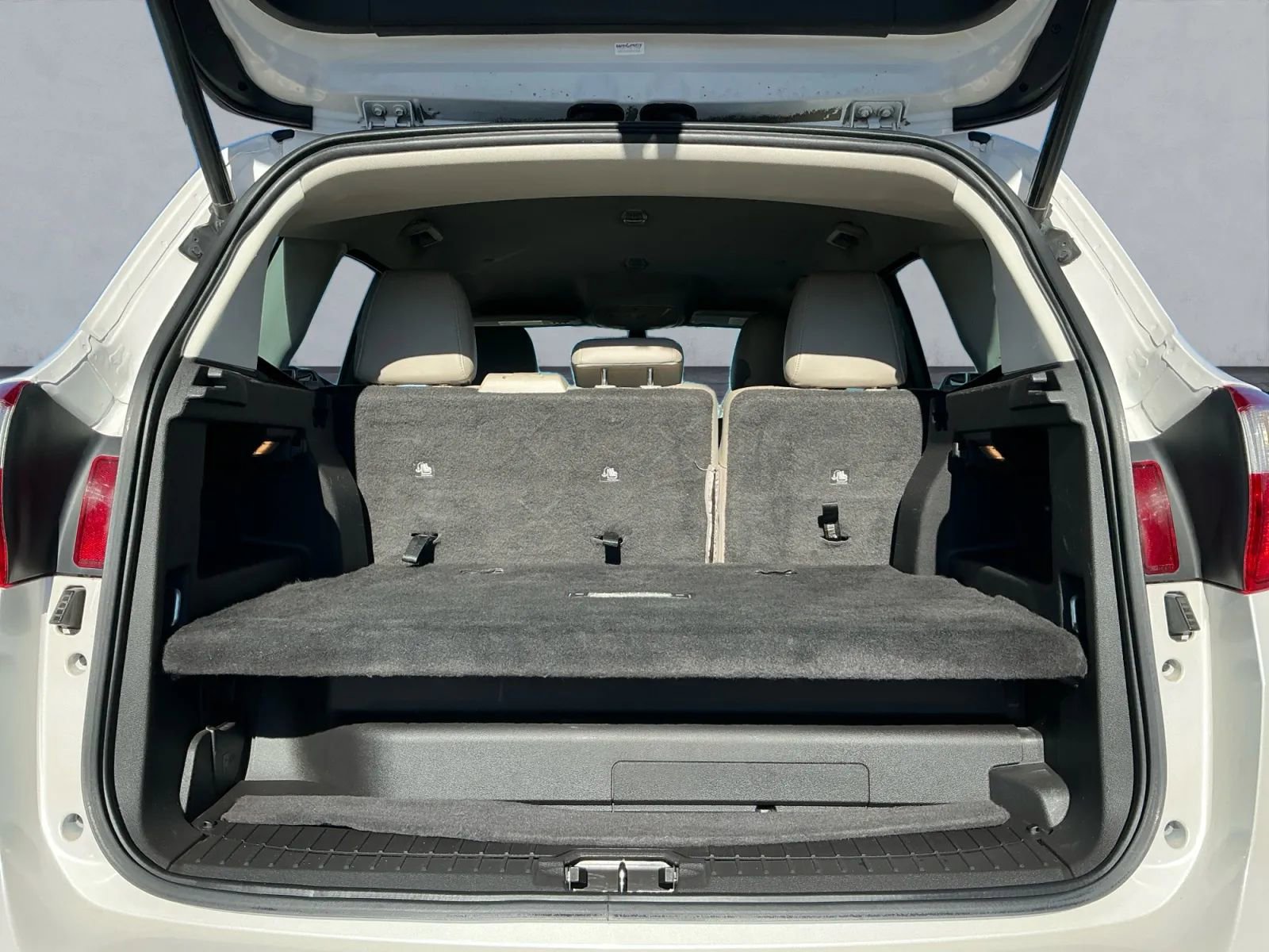 Used 2013 Ford C-MAX Energi SEL image 20