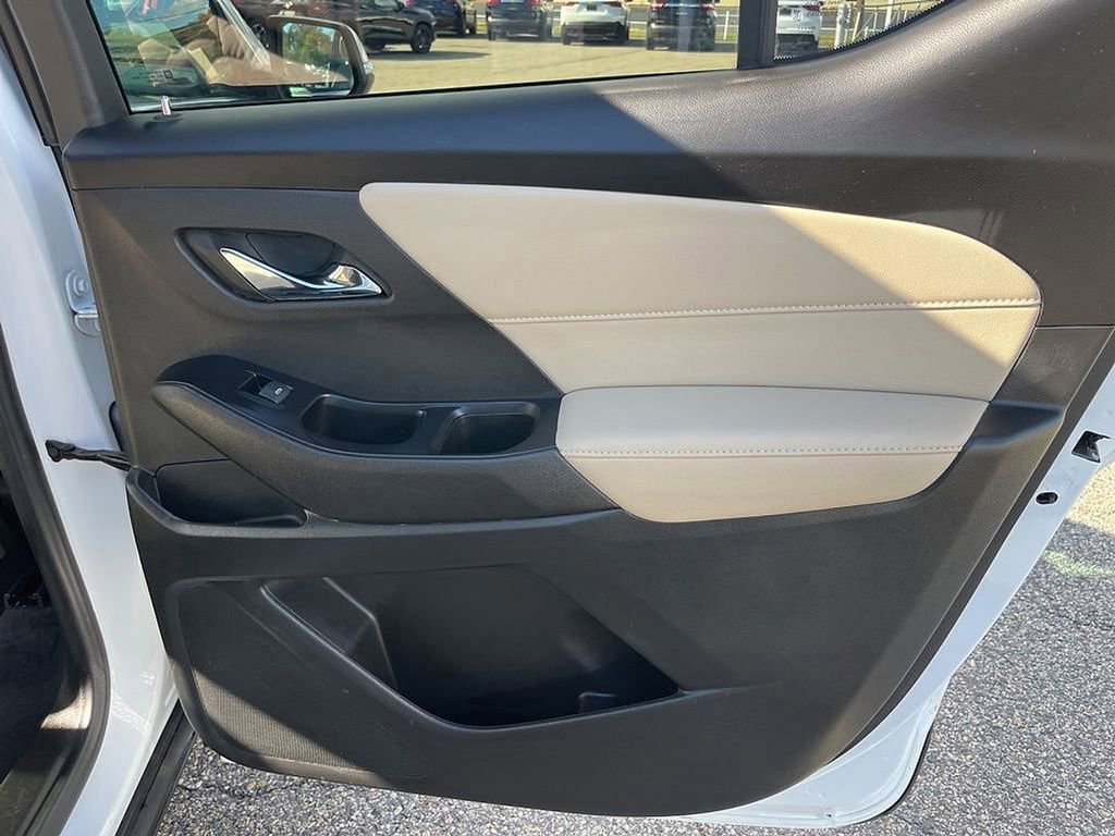 Used 2023 Chevrolet Traverse LS w/ Safety Package image 52