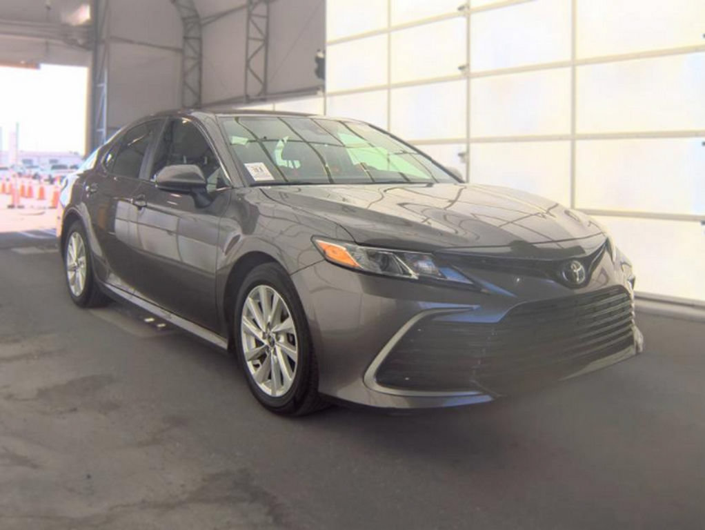 Used 2023 Toyota Camry LE FWD image 4
