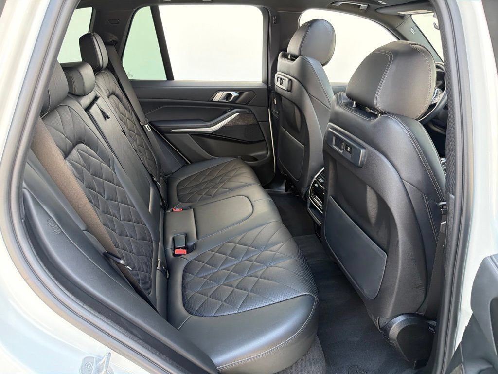 Used 2023 BMW X5 xDrive40i w/ Premium Package AWD/4WD image 12
