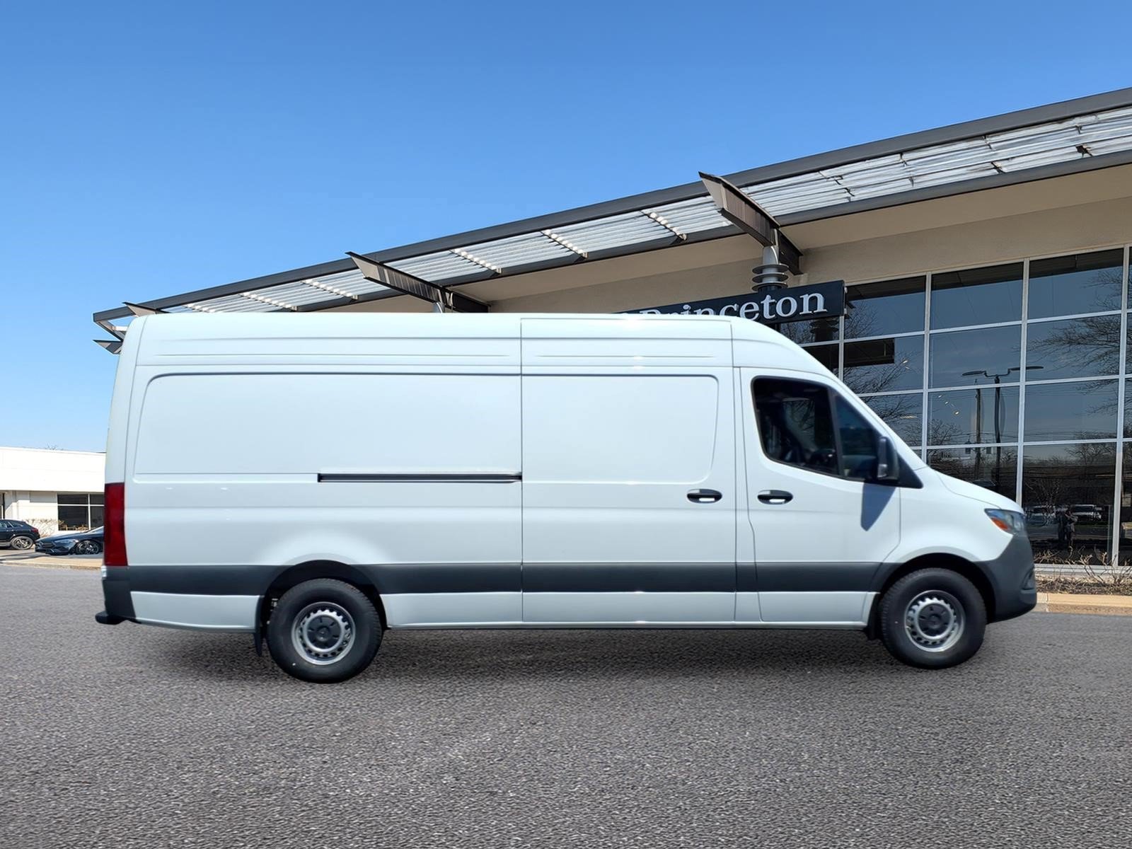 Used 2024 Mercedes-Benz Sprinter 2500 video 2