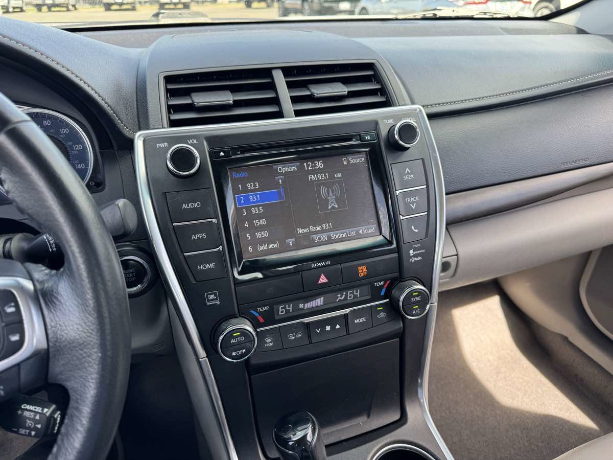 Used 2017 Toyota Camry XLE w/ Convenience Package FWD image 27