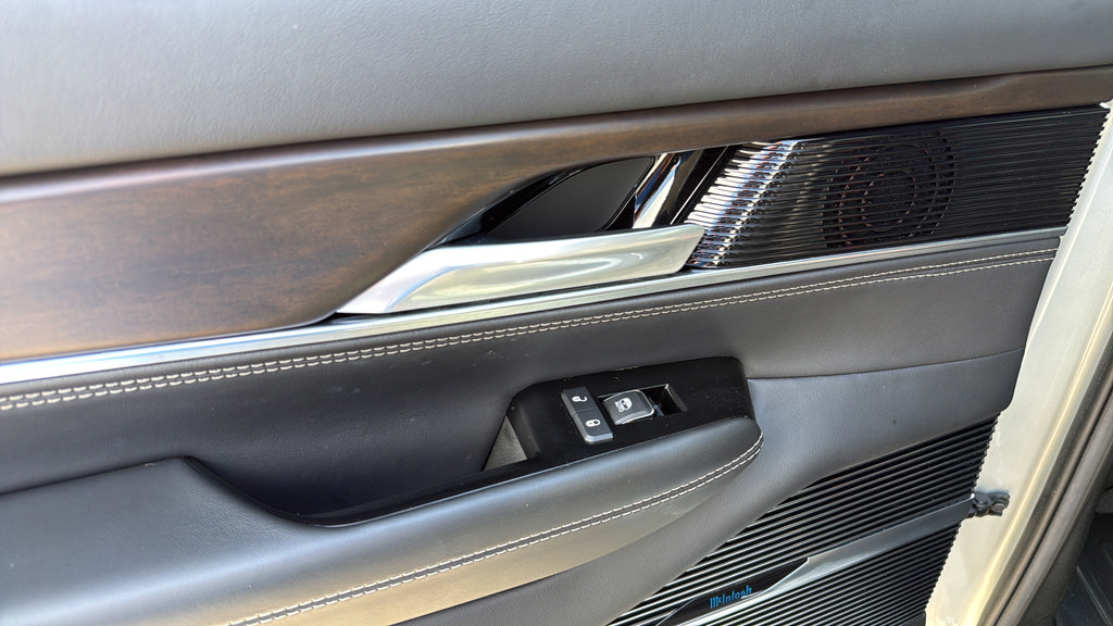 Used 2023 Jeep Grand Wagoneer L 4WD image 17