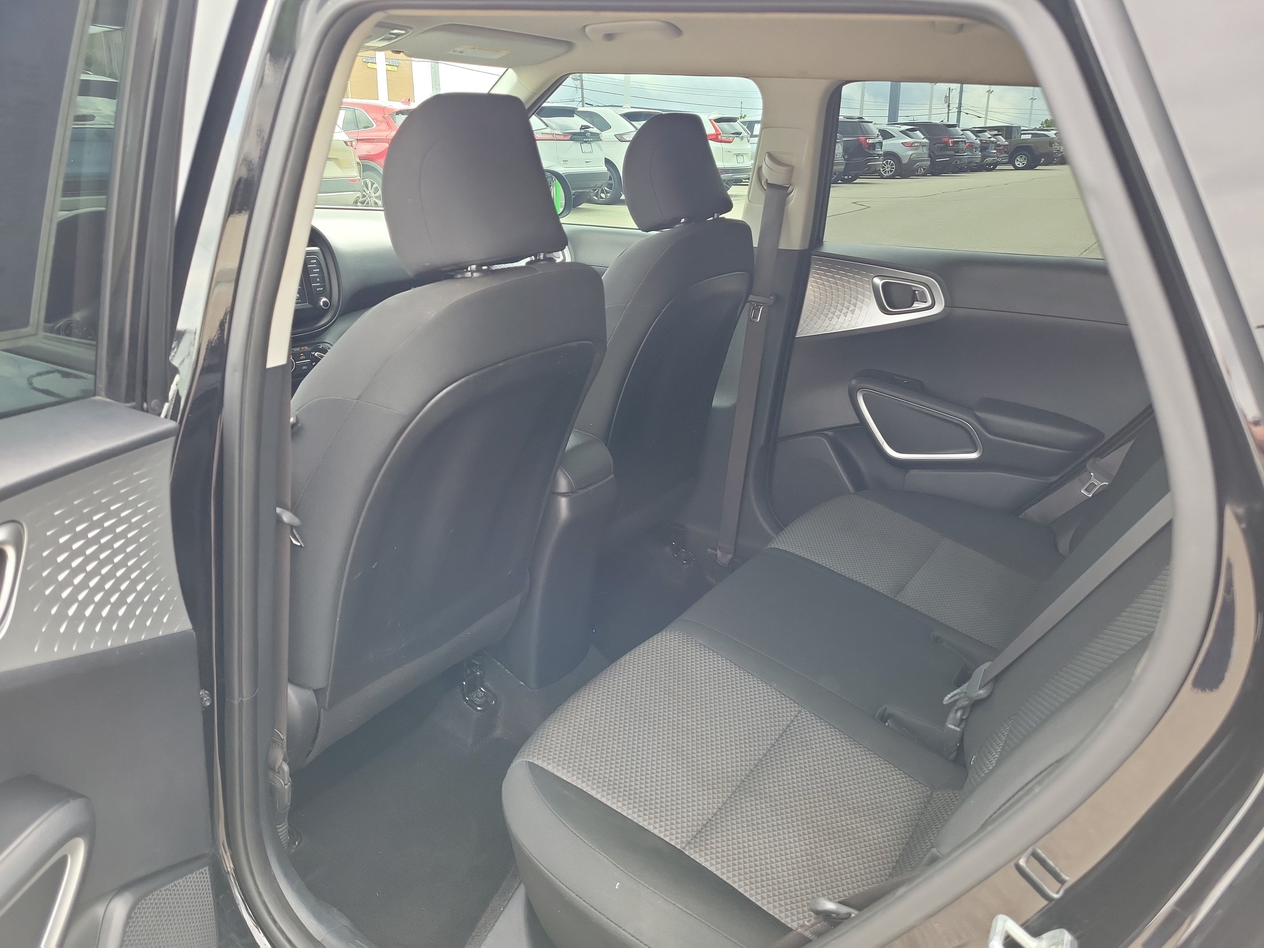 Used 2020 Kia Soul LX FWD image 13
