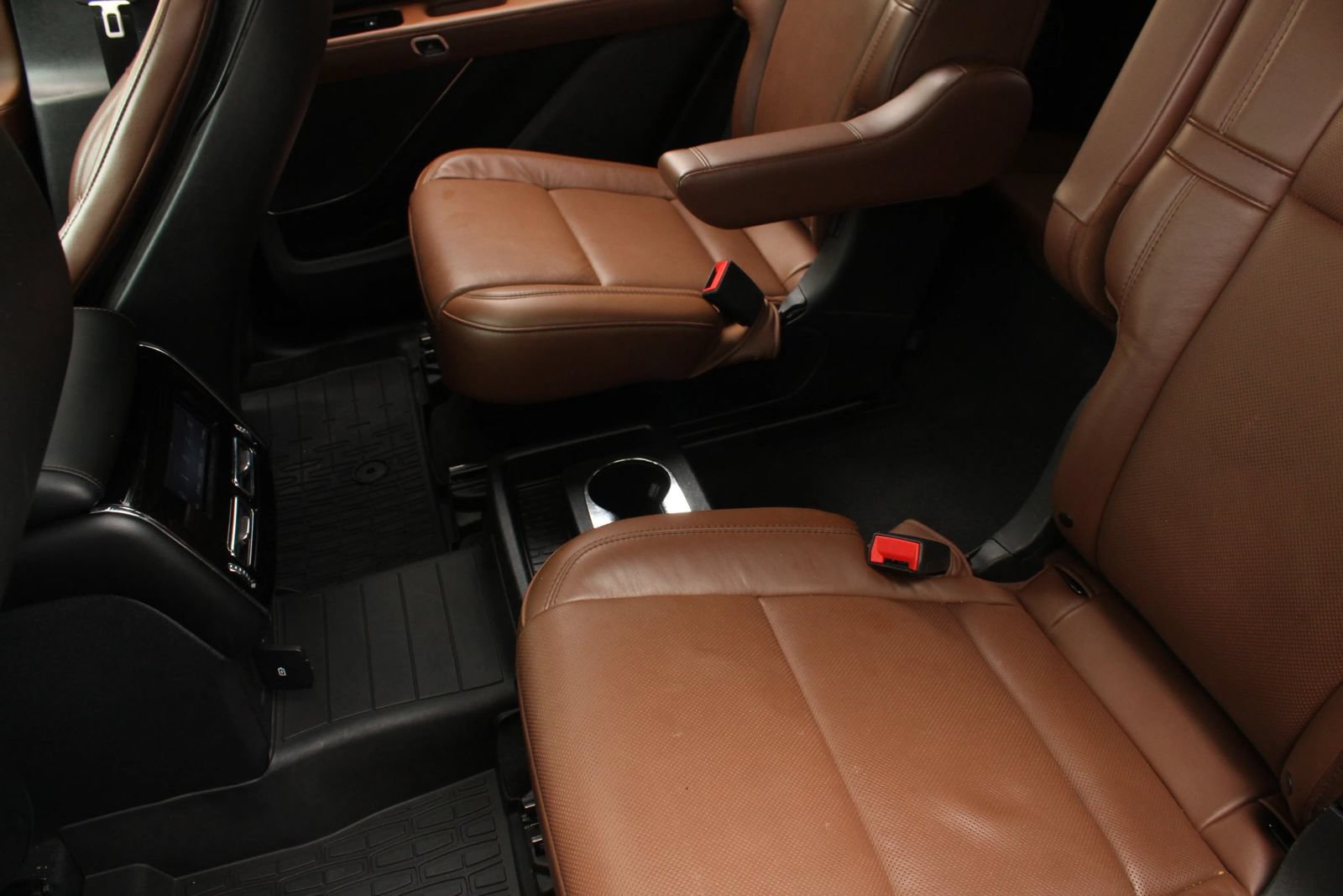 Used 2023 Lincoln Aviator Reserve w/ Equipment Group 201A AWD/4WD image 17