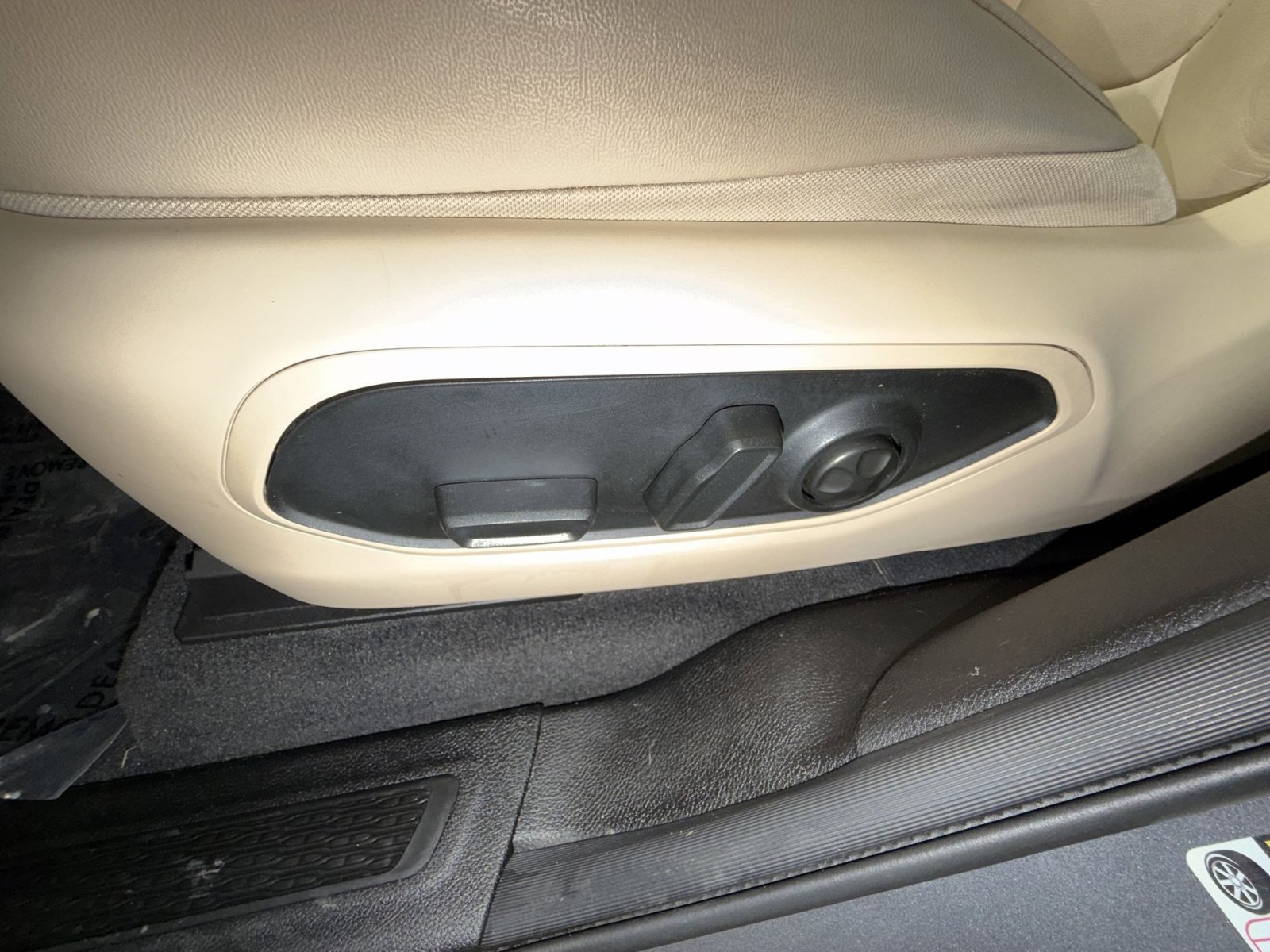 Used 2022 Jeep Grand Cherokee L Limited w/ MOPAR Finishing Package image 14