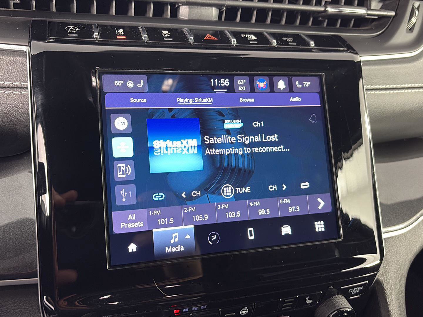 Used 2022 Jeep Grand Cherokee L Laredo image 28