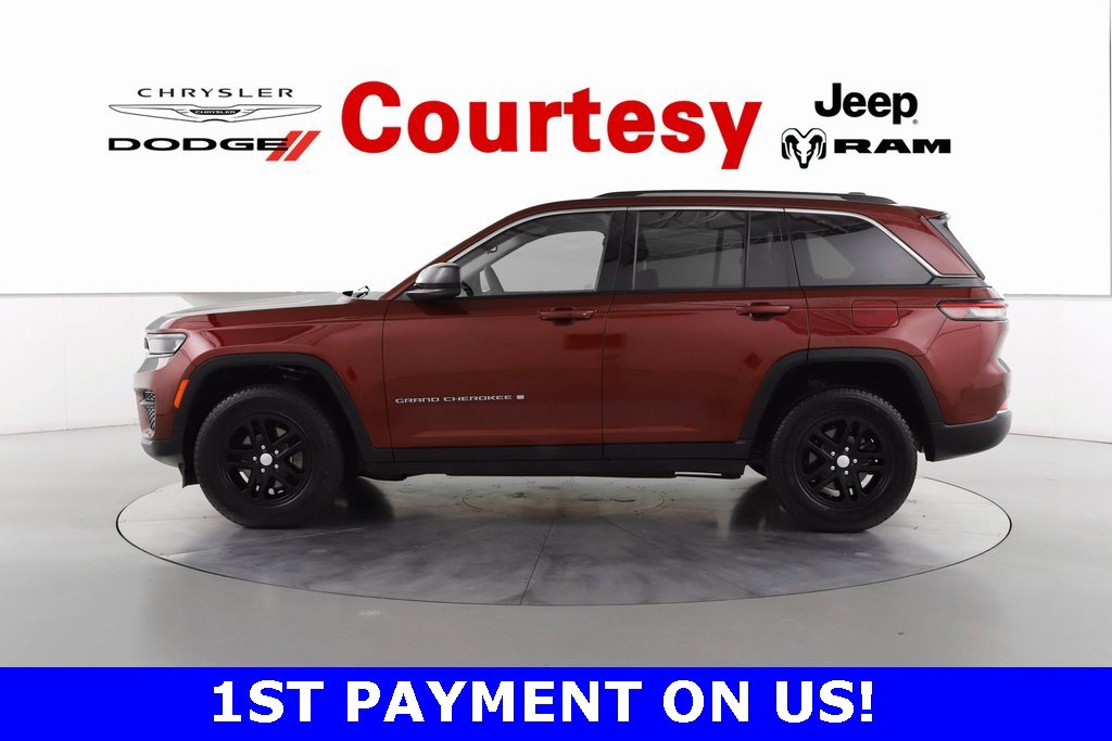Certified 2023 Jeep Grand Cherokee Laredo w/ Luxury Tech Group I image 8
