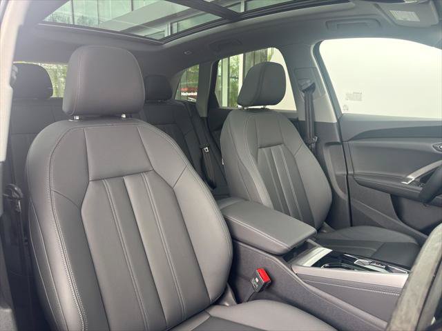 Certified 2025 Audi Q5 Premium Plus w/ Premium Plus AWD/4WD image 8
