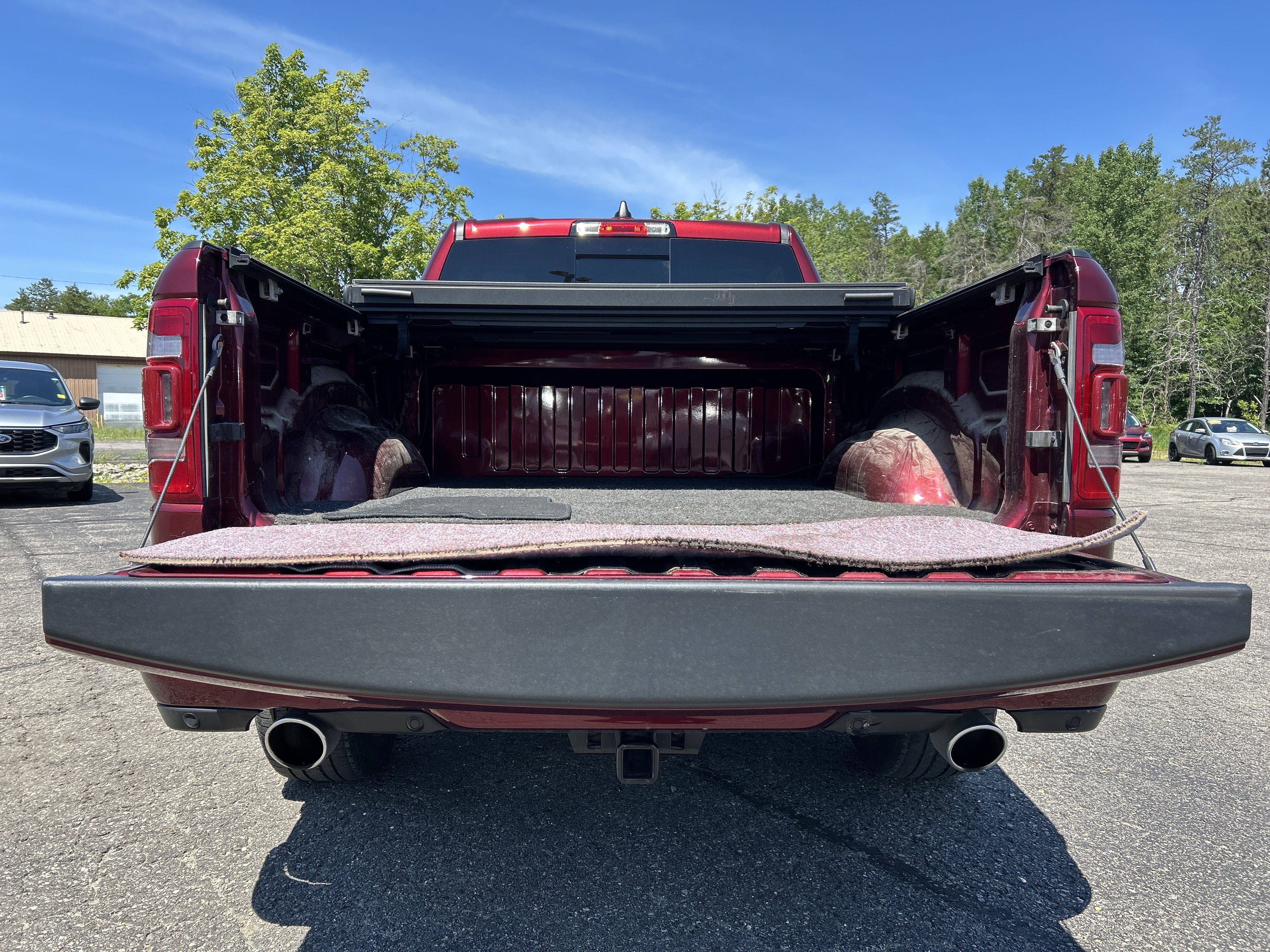 Used 2023 RAM 1500 Laramie AWD/4WD image 11