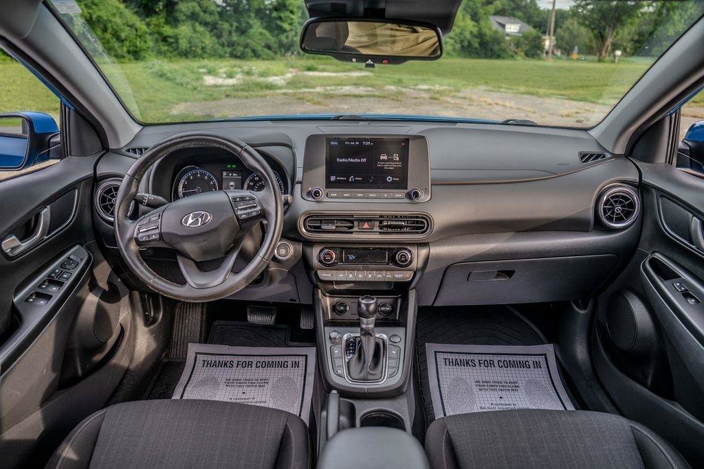 Used 2022 Hyundai Kona SEL w/ Convenience Package FWD image 16