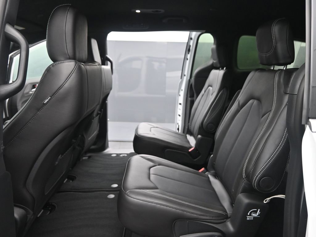 New 2026 Chrysler Voyager LX FWD image 13